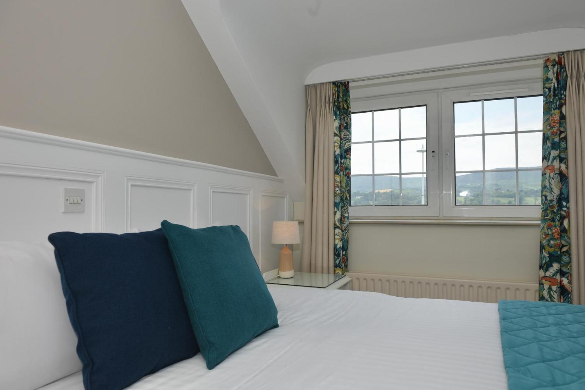 The Lough & Quay Accommodation Town Centre ワーレンポイント エクステリア 写真