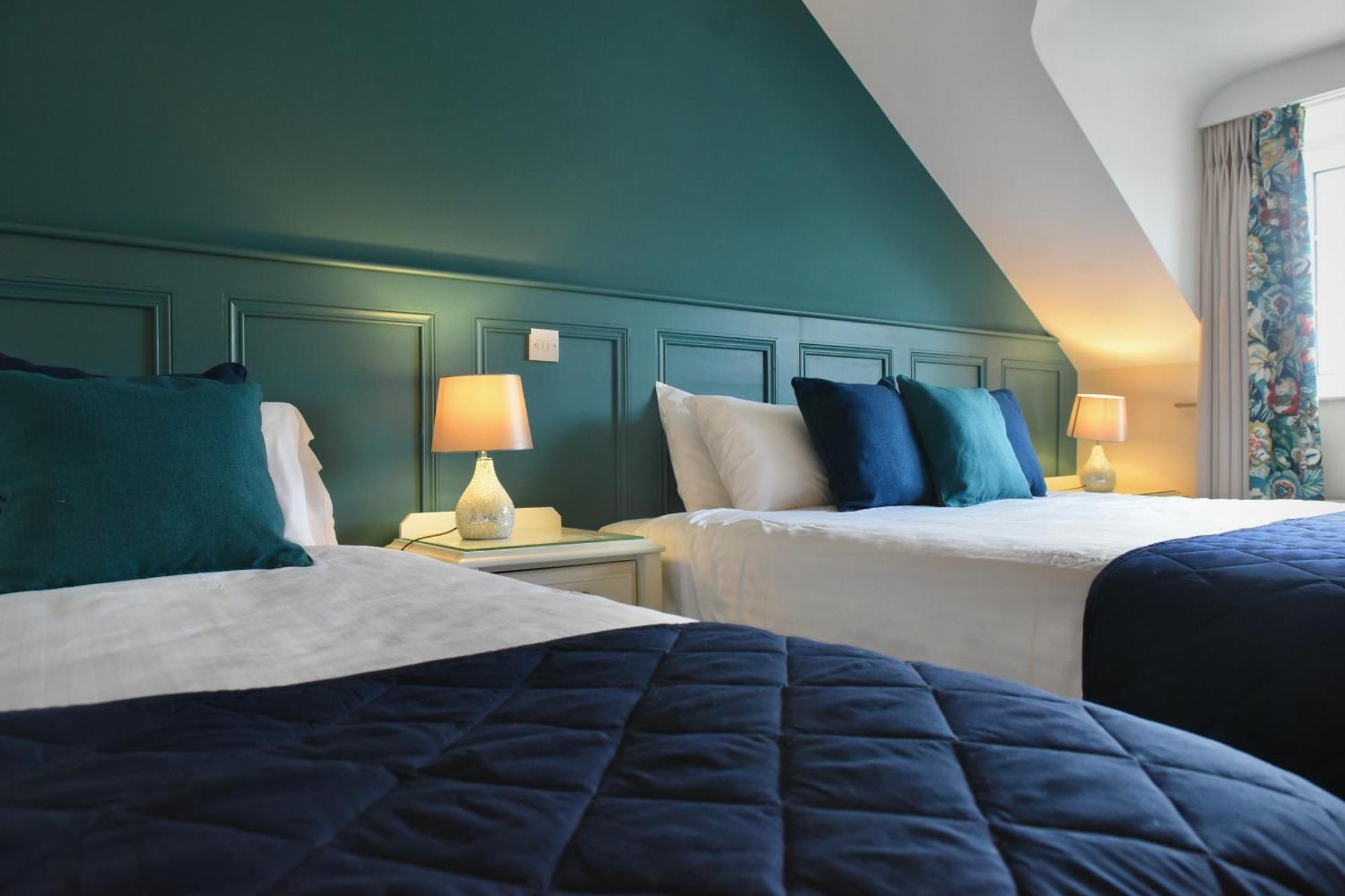 The Lough & Quay Accommodation Town Centre ワーレンポイント エクステリア 写真