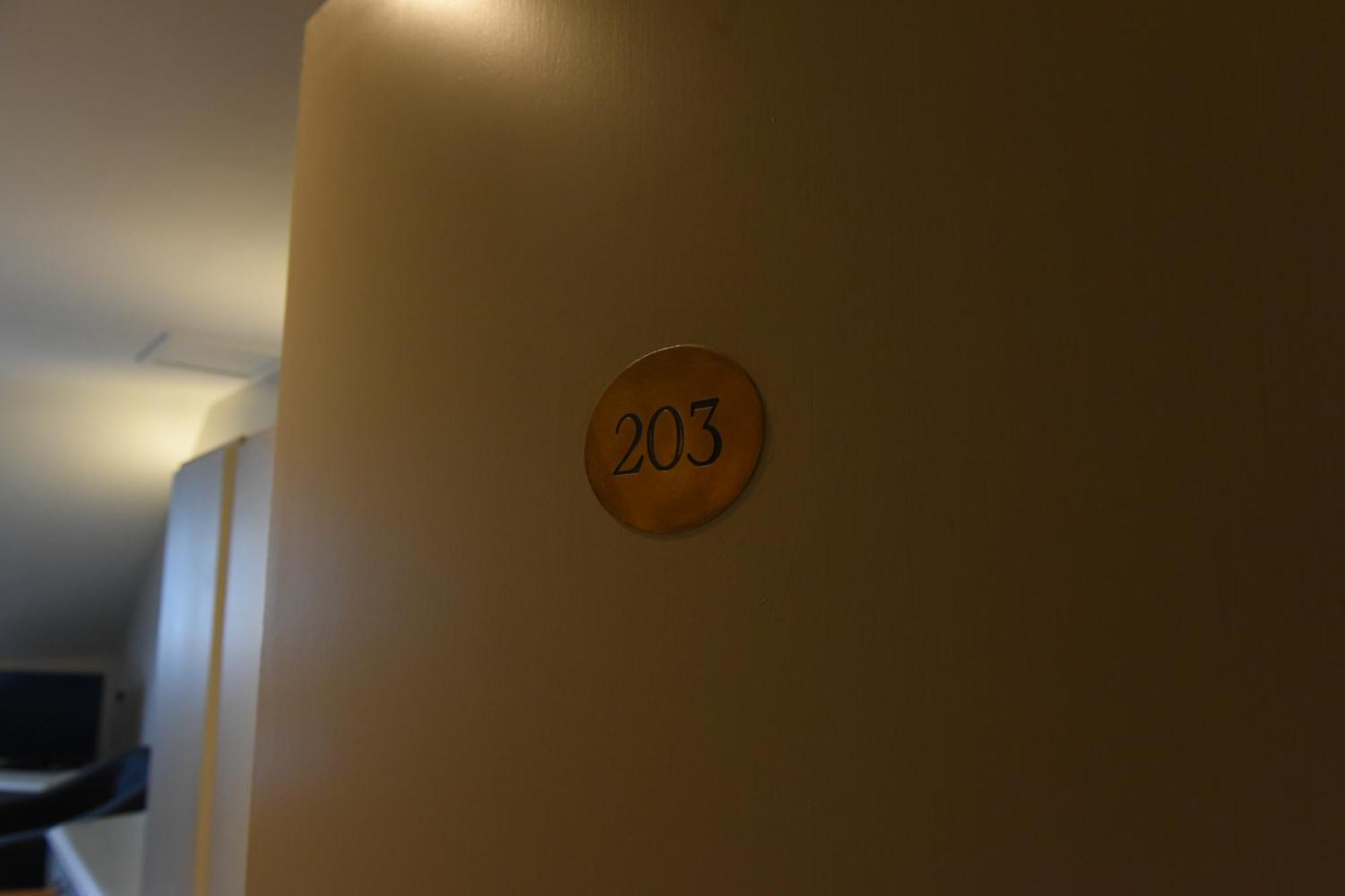 The Lough & Quay Accommodation Town Centre ワーレンポイント エクステリア 写真