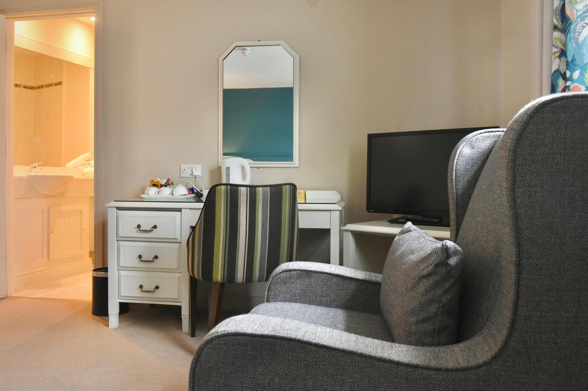 The Lough & Quay Accommodation Town Centre ワーレンポイント エクステリア 写真
