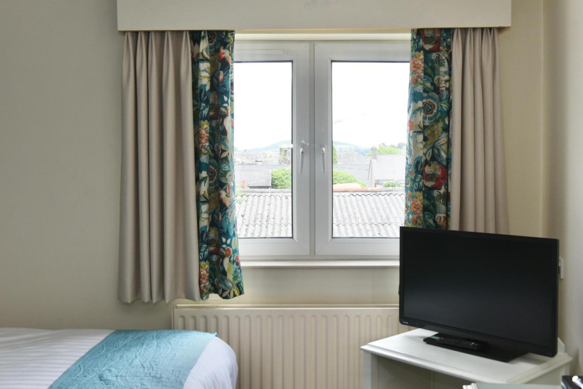 The Lough & Quay Accommodation Town Centre ワーレンポイント エクステリア 写真