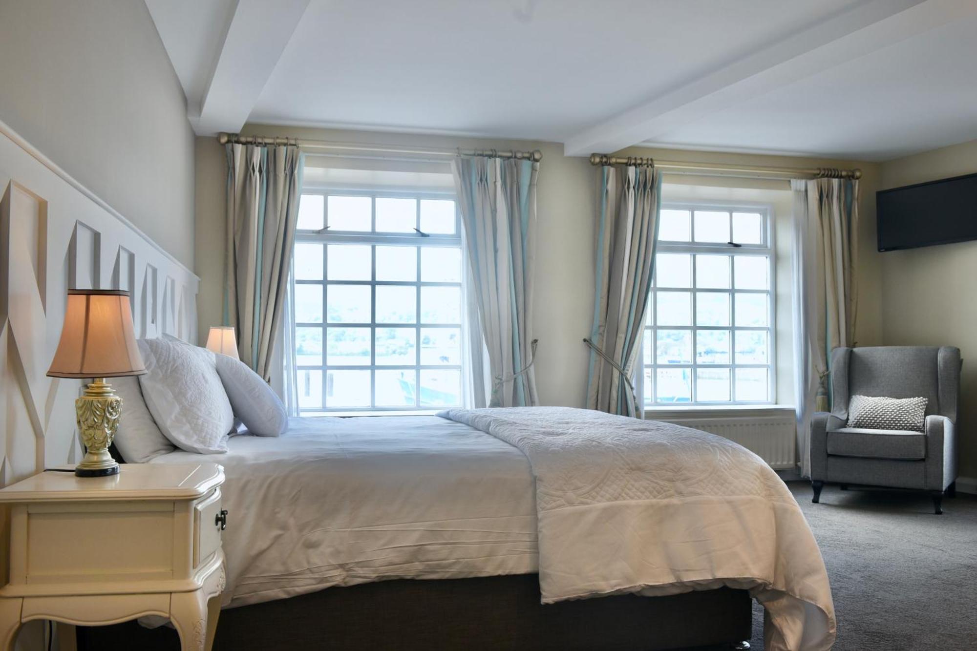 The Lough & Quay Accommodation Town Centre ワーレンポイント エクステリア 写真