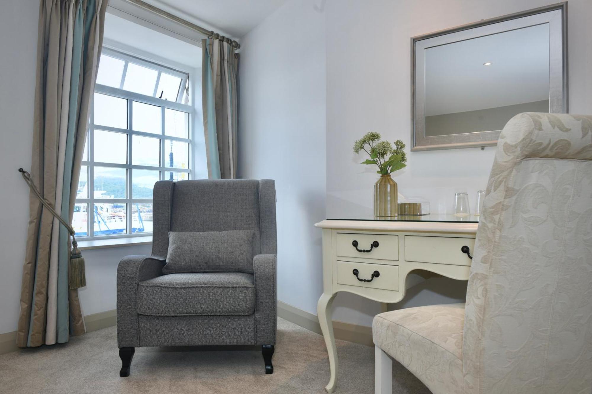 The Lough & Quay Accommodation Town Centre ワーレンポイント エクステリア 写真