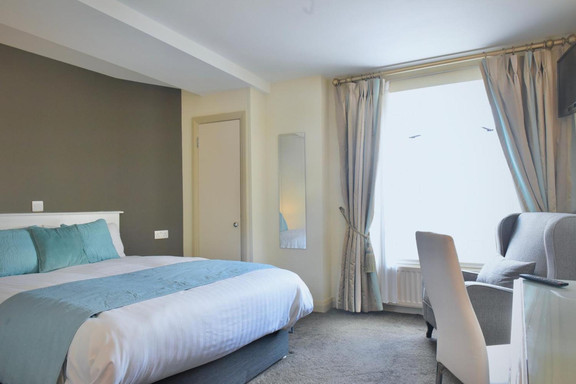 The Lough & Quay Accommodation Town Centre ワーレンポイント エクステリア 写真
