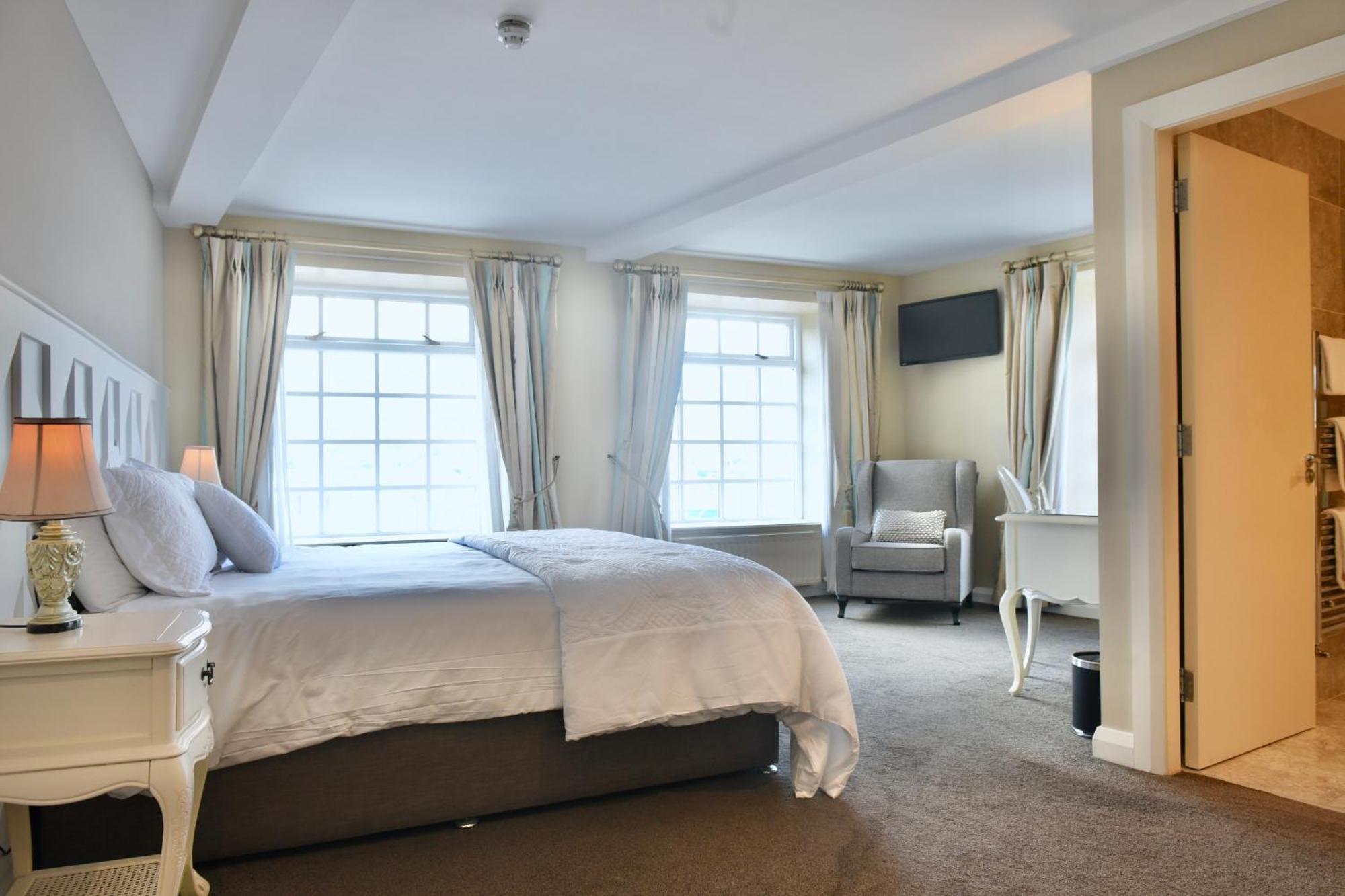The Lough & Quay Accommodation Town Centre ワーレンポイント エクステリア 写真