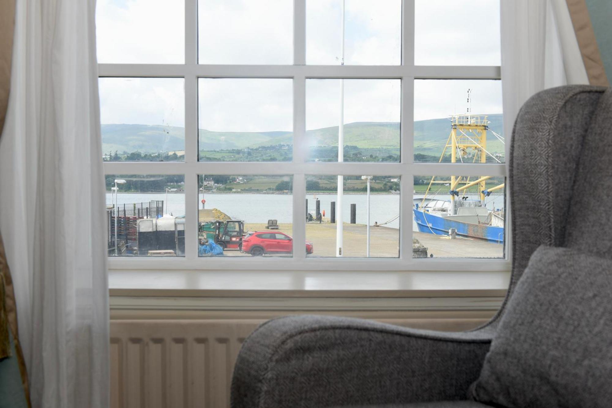 The Lough & Quay Accommodation Town Centre ワーレンポイント エクステリア 写真
